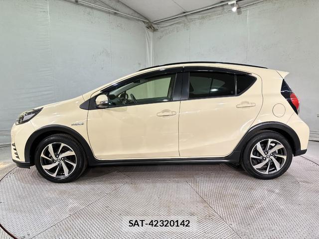 Toyota AQUA 2018-06 8056282-14