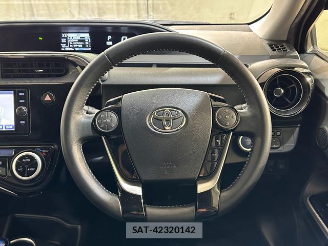 Toyota AQUA 2018-06 8056282-2