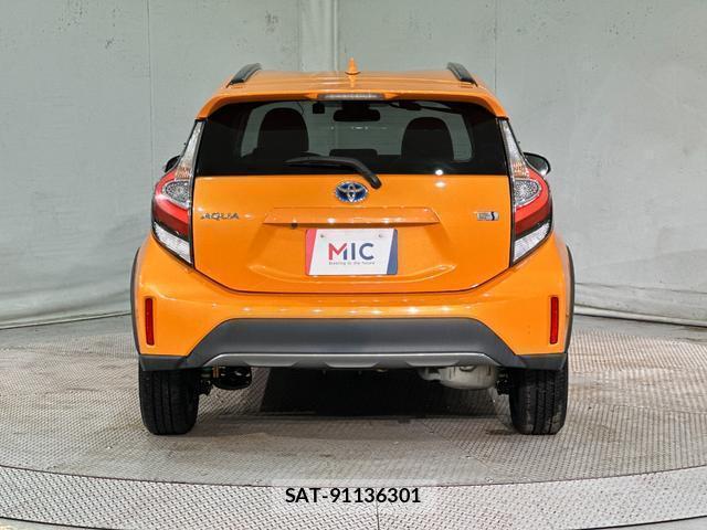 Toyota AQUA 2018-04 8056301-13