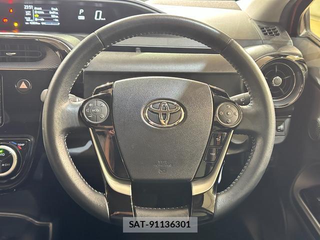Toyota AQUA 2018-04 8056301-17