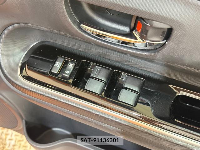 Toyota AQUA 2018-04 8056301-6
