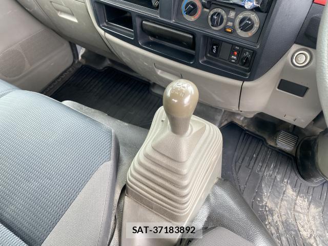 Nissan ATLAS 2013-05 8054375-8