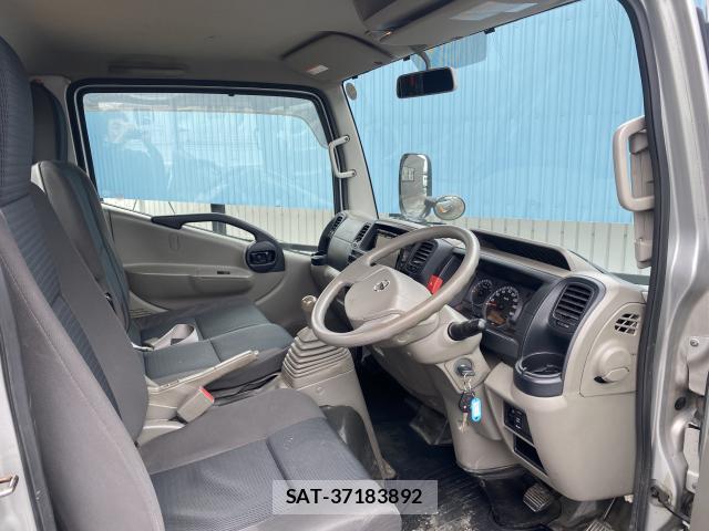 Nissan ATLAS 2013-05 8054375-3
