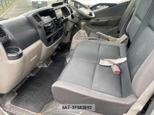 Nissan ATLAS 2013-05 8054375-4