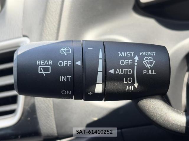 Mazda AXELA SPORT 2014-05 8053577-15