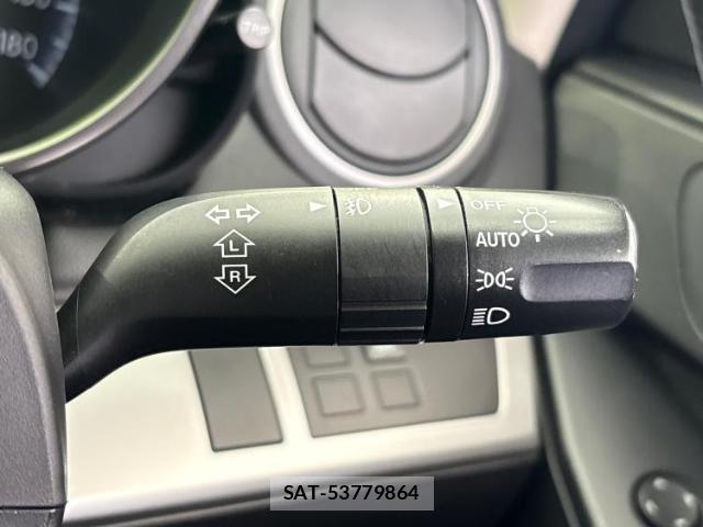 Mazda AXELA SPORT 2013-04 8054889-14