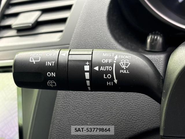 Mazda AXELA SPORT 2013-04 8054889-15