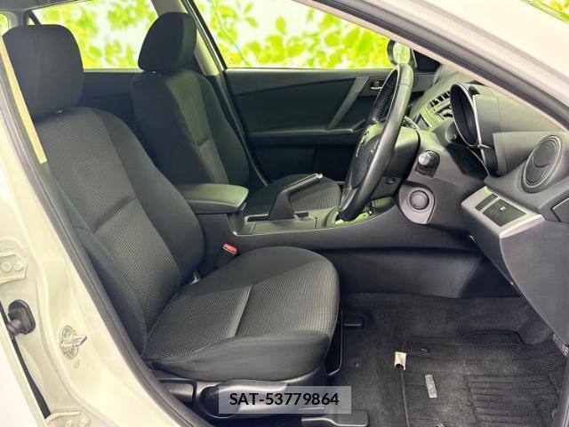 Mazda AXELA SPORT 2013-04 8054889-3