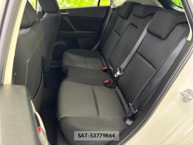 Mazda AXELA SPORT 2013-04 8054889-6