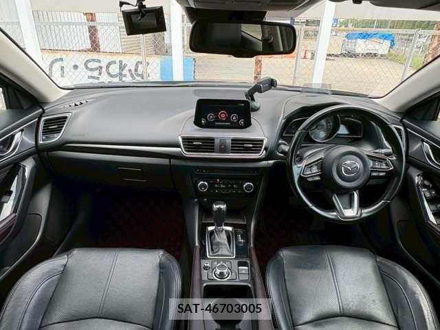 Mazda AXELA SPORT 2018-02 8055956-1