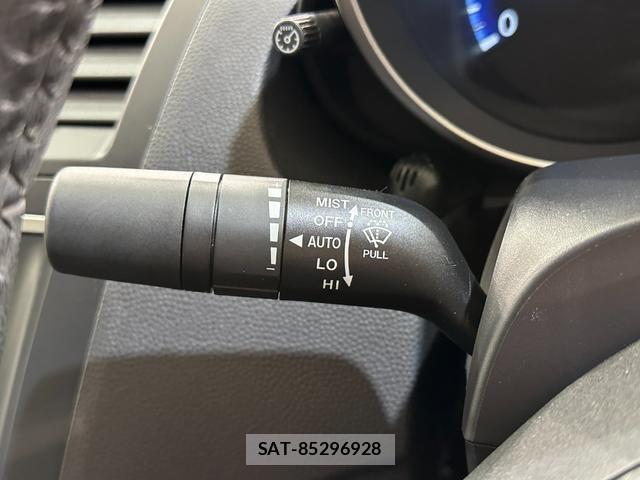Mazda AXELA 2011-11 8056291-2