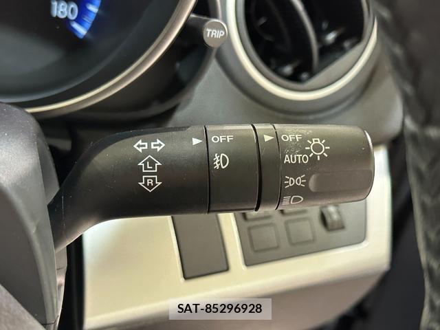 Mazda AXELA 2011-11 8056291-3