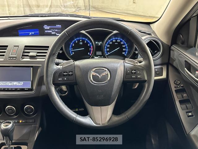 Mazda AXELA 2011-11 8056291-7