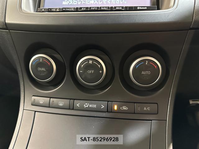 Mazda AXELA 2011-11 8056291-8