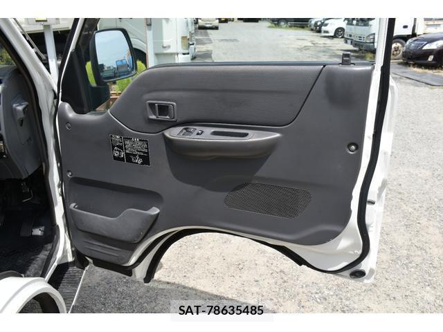 Mazda BONGO TRUCK 2017-05 8053552-18