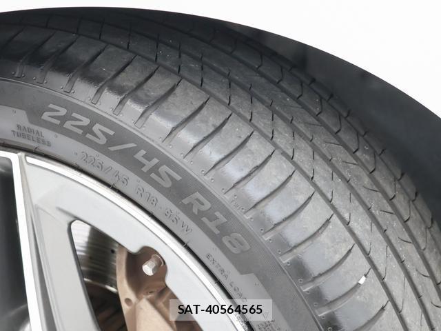 Mercedes Benz C-CLASS 2019-08 8053411-12