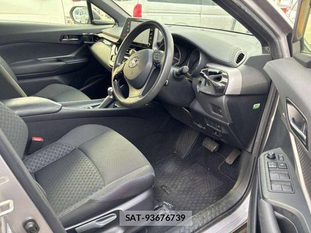 Toyota C-HR 2023-03 8053340-11