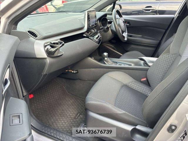 Toyota C-HR 2023-03 8053340-5