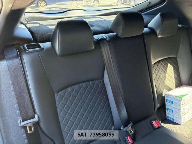 Toyota C-HR 2021-04 8053348-8