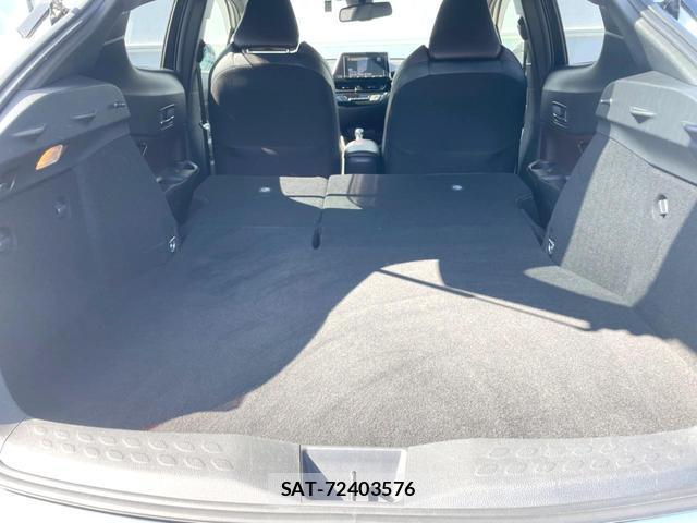 Toyota C-HR 2017-02 8054350-10