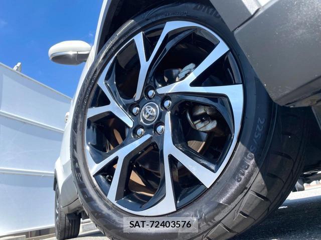 Toyota C-HR 2017-02 8054350-12