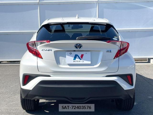 Toyota C-HR 2017-02 8054350-14