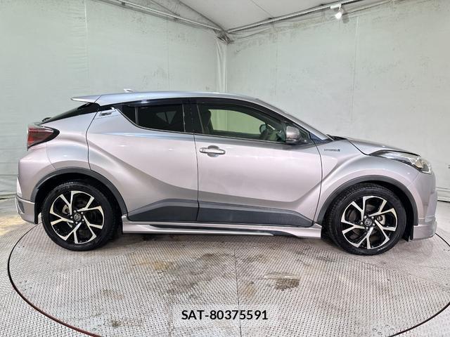 Toyota C-HR 2017-02 8054457-13