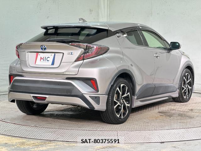 Toyota C-HR 2017-02 8054457-14