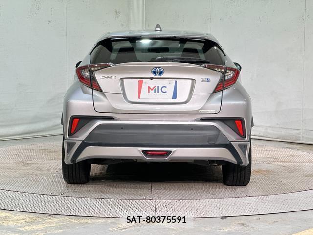Toyota C-HR 2017-02 8054457-15