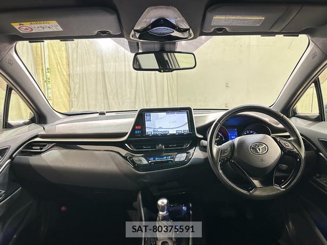 Toyota C-HR 2017-02 8054457-6
