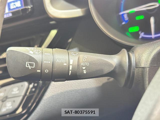 Toyota C-HR 2017-02 8054457-9