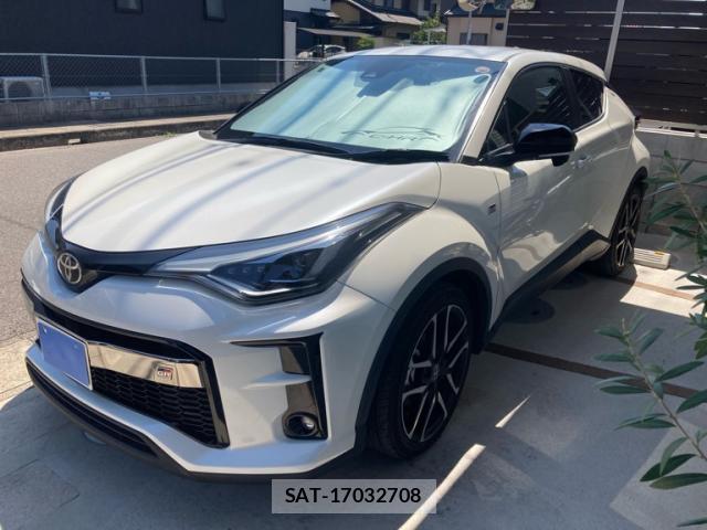 Toyota C-HR 2021-08 8054920-1