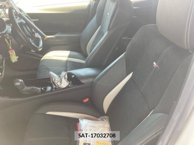 Toyota C-HR 2021-08 8054920-11