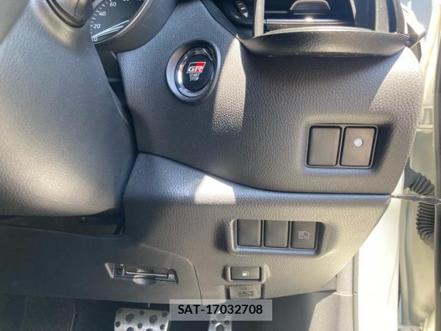 Toyota C-HR 2021-08 8054920-18