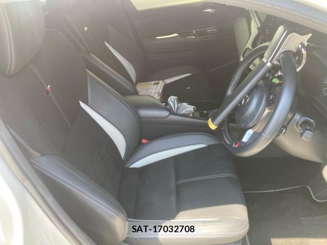 Toyota C-HR 2021-08 8054920-19