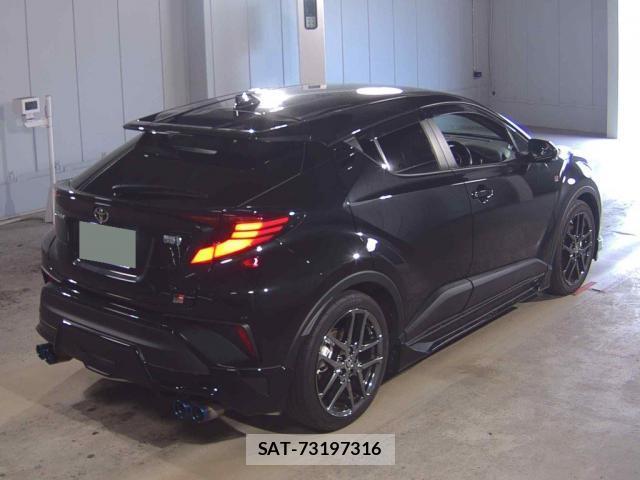 Toyota C-HR 2022-03 8055053-1