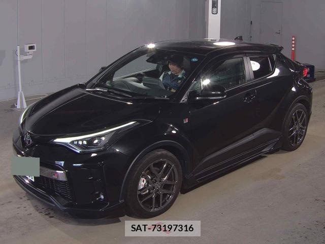 Toyota C-HR 2022-03 8055053-4