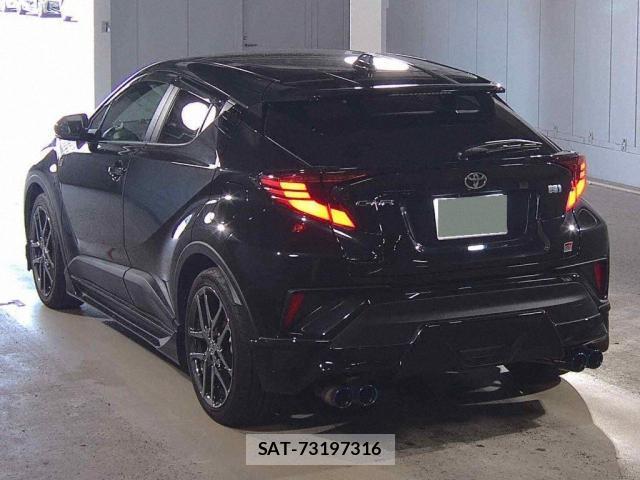 Toyota C-HR 2022-03 8055053-5