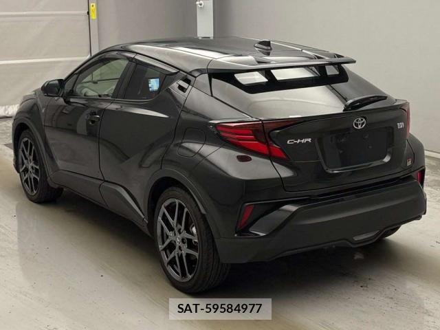 Toyota C-HR 2023-06 8055056-1