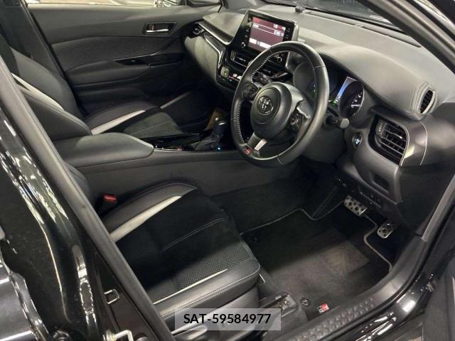 Toyota C-HR 2023-06 8055056-12