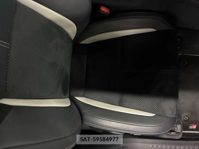 Toyota C-HR 2023-06 8055056-7