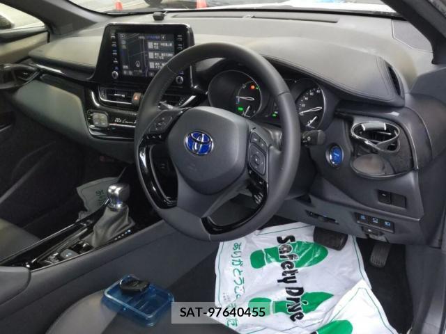 Toyota C-HR 2021-07 8055411-2