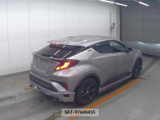 Toyota C-HR 2021-07 8055411-4