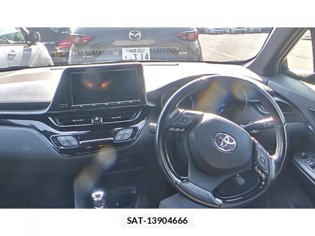 Toyota C-HR 2017-06 8055567-5