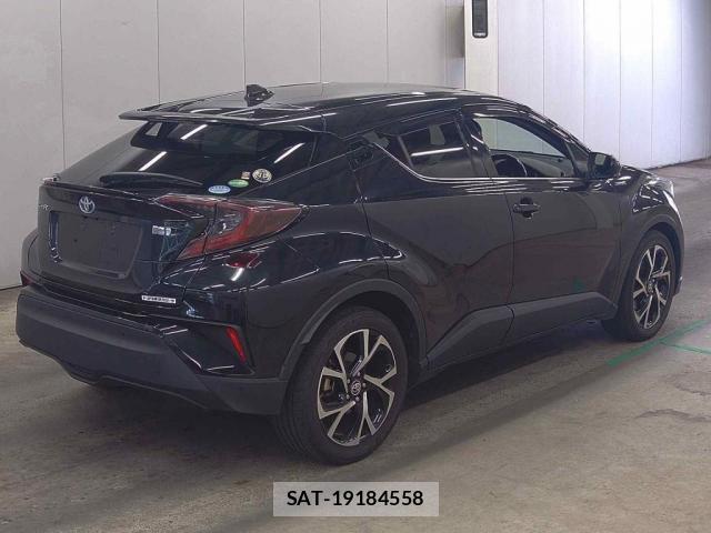 Toyota C-HR 2017-07 8055594-4
