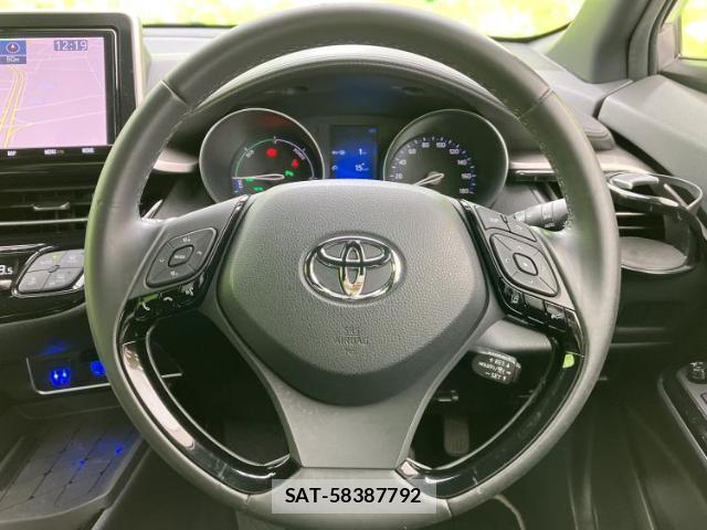 Toyota C-HR 2019-03 8056136-13