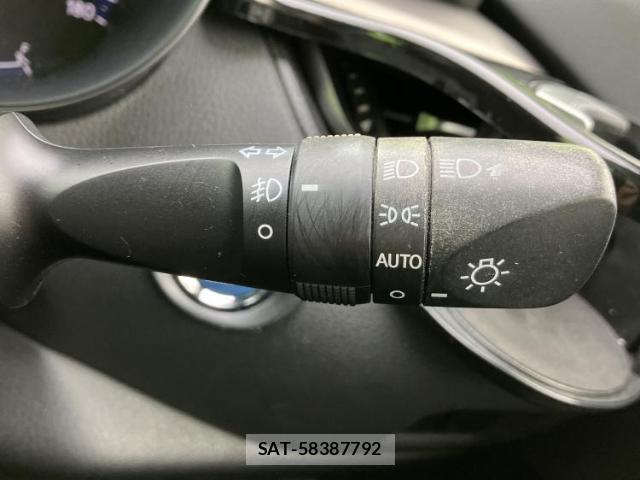 Toyota C-HR 2019-03 8056136-14