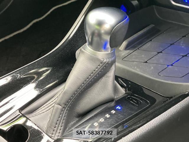 Toyota C-HR 2019-03 8056136-16