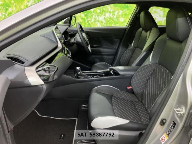 Toyota C-HR 2019-03 8056136-5