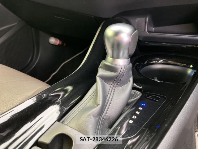 Toyota C-HR 2018-06 8056154-16